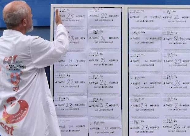 Un “muro de la vergüenza” denuncia las demoras para recibir atención hospitalaria urgente