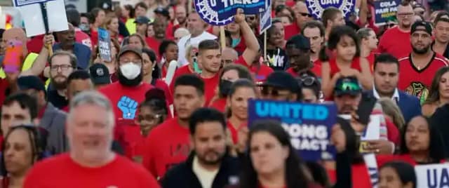 Trabajadores en huelga en EEUU