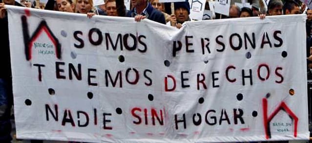 Pancarta manifestación por derecho a techo