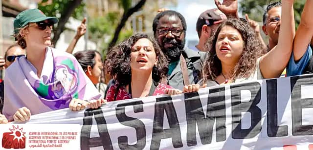 Pancarta y logo de la AIP