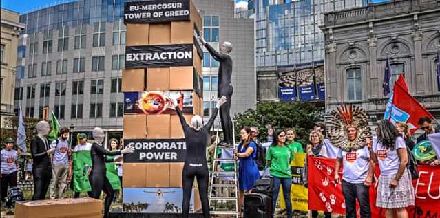 Cumbre UE-CELAC acuerda seguir favoreciendo los intereses de las multinacionales