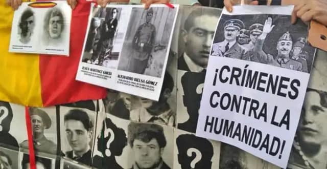 Manifestación denunciando la impunidad de los crímenes del franquismo