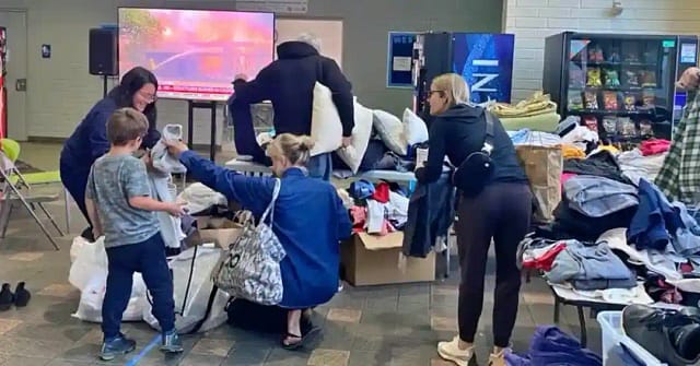 Centro de ayuda para afectados en los Ángeles