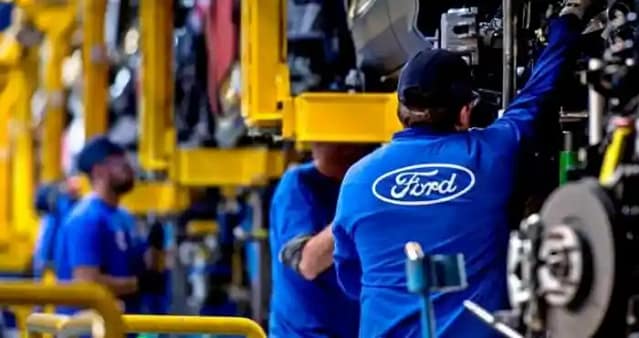 Foto cadena de montaje de Ford Almussafes