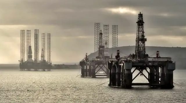 Plataformas petrolíferas en el Mar del Norte. Joiseyshowaa.