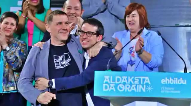 Foto de celebración resultados electorales en Bildu