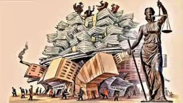 Dibujo de dinero aplastando ciudades y estatua de la libertad mediando