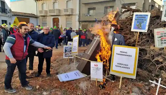 Agricultores valencianos inician protestas contra Bruselas