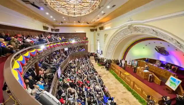 Venezuela: 72 horas da el gobierno para convocar presidenciales