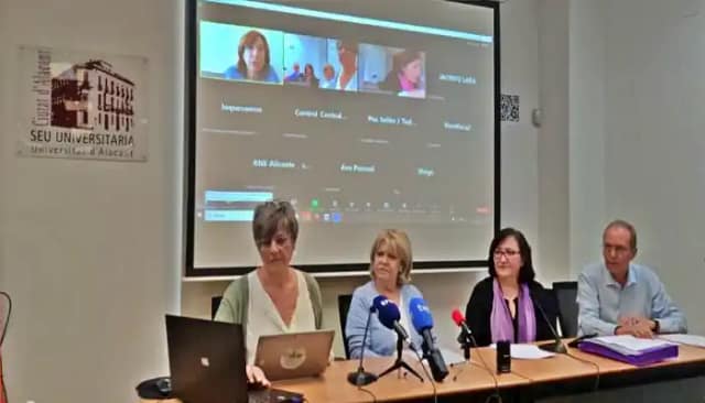 Foto prensa querella por bebés robados bajo el franquismo