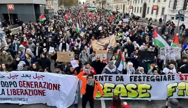 Manifestación en Universidad de Italia por Palestina