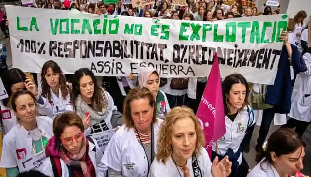 Foto pancarta manifestación personal sanitario por sus derechos