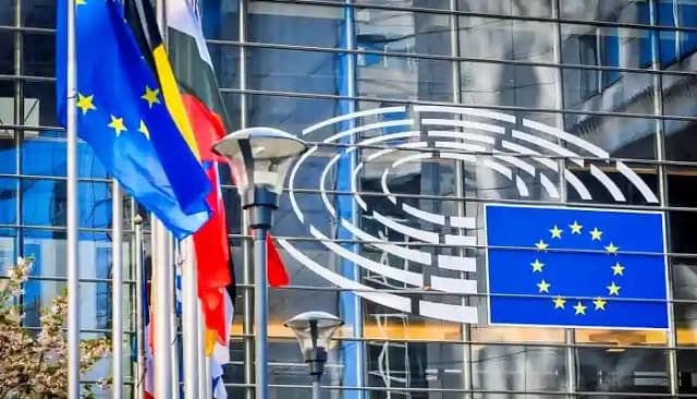 Composición logo y parlamento europeos