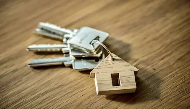 Llavero con llaves de una vivienda