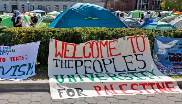 Pancarta protesta de estudiantes ingleses