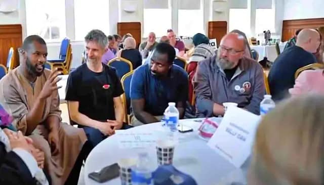 Cambiando la forma de hacer política mediante asambleas