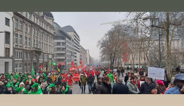 Primera movilización masiva contra el gobierno federal de Bélgica.