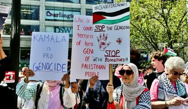 ‘Genocide Joe’, ahora ‘Killer Kamala’