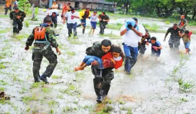 Los éxitos de la Defensa Civil de Cuba son posibles porque los planes tienen como prioridad la protección de la vida humana (Fotografía: Escambray)