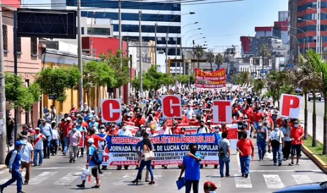 Marcha en Lima del sindicato CGTP