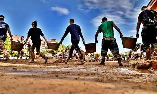 Más allá del barro: reconstruir desde la solidaridad
