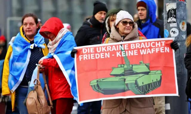 Europa quiere rearmarse y Londres busca aliados para apoyar militarmente a Kiev.