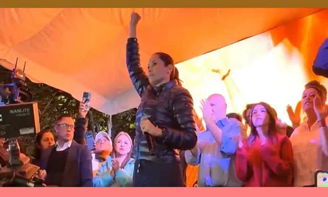 Foto de la candidata de Revolución ciudadana derrotada mediante fraude electoral.