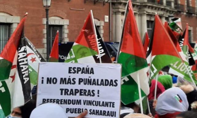 Organizaciones, partidos políticos y personalidades exigen a Sánchez retirar el apoyo a Marruecos sobre el Sáhara Occidental.