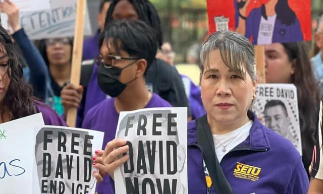 Trabajadores migrantes se manifiestan en Los Ángeles