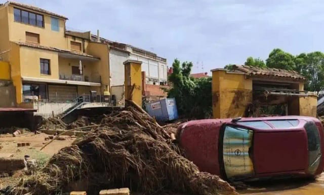 Inundaciones en Aragón: de nuevo apoyo desde abajo ante el barro y la desidia institucional en coche oficial.