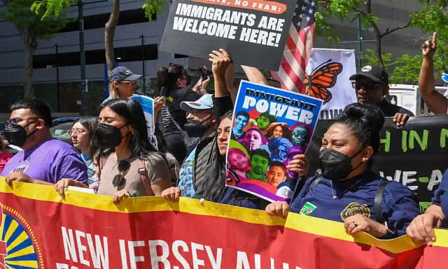 Contra las deportaciones masivas de Trump.