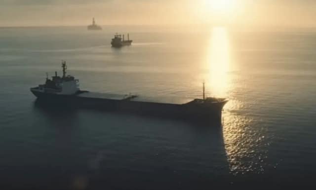 Un petrolero cruza el estrecho de Ormuz. / ABC news