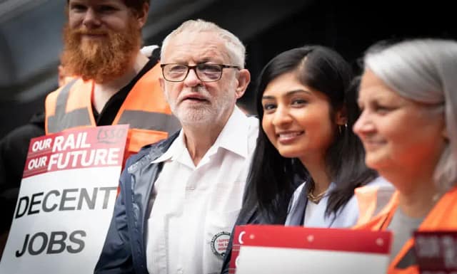 El nuevo partido de Corbyn supera al Laborista con un creciente apoyo juvenil.