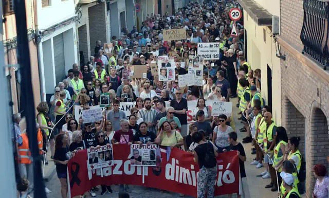 Éxito de la IX manifestación por la dimisión de Mazón y críticas al Plan Endavant de la Generalitat.