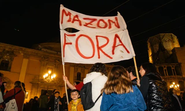 Manifestación en Plaza de la Virgen de Valencia por la DANA