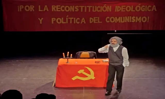Escena de la obra teatral Marx contra