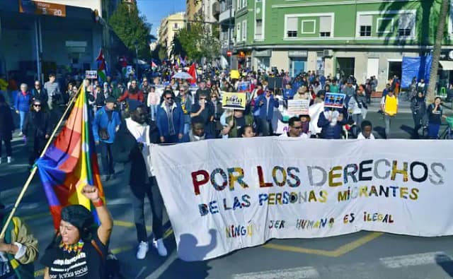 Cabecera de la marcha del 18D en València del 2023 Gabriel Rodríguez