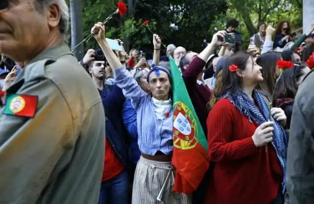 Foto de archivo de la revolución de los claveles