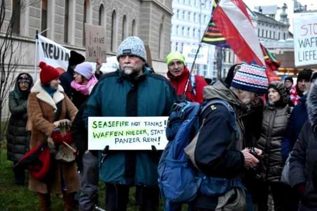 Movilización en Austria exigirá al gobierno mantener la neutralidad ante la guerra