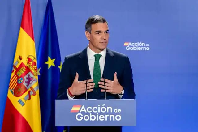 El rey desnudo y Pedro Sánchez