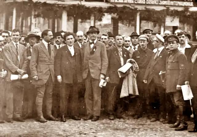 Frente único y gobierno obrero en la táctica de la  Internacional Comunista