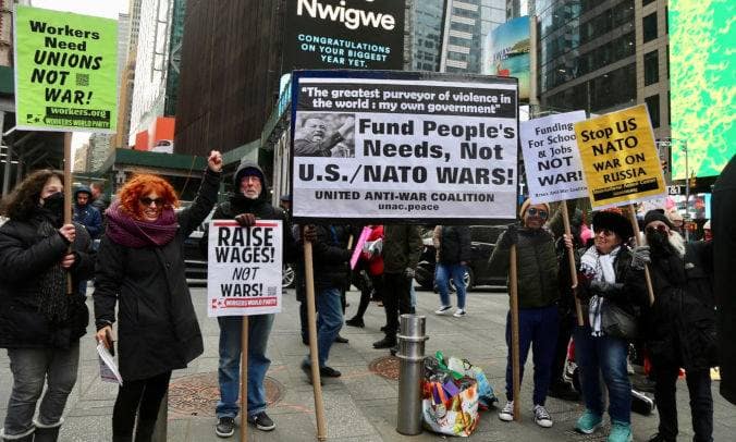 Protesta contra la guerra en Times Square, Nueva York, 14 de enero de 2023. (Créditos de la fotografía: Brenda Ryan)